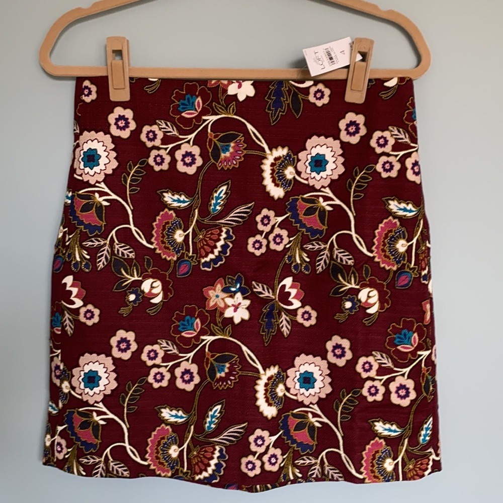 NWT Loft Floral Skirt size 4